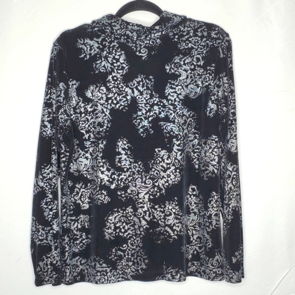 Chico's Travelers Cowl Neck Top Size 2 / US L Stretch Foil Print Slinky Pullover - Picture 4 of 10